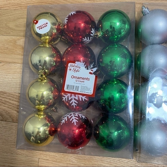 Christmas Ball Ornament Bundle NEW - Picture 3 of 4